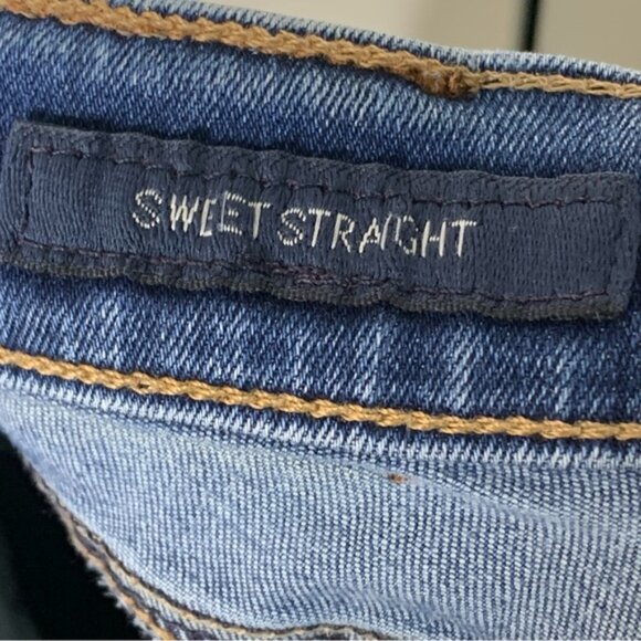 Lucky Brand Sweet Straight Stretchy Jeans - Picture 11 of 13